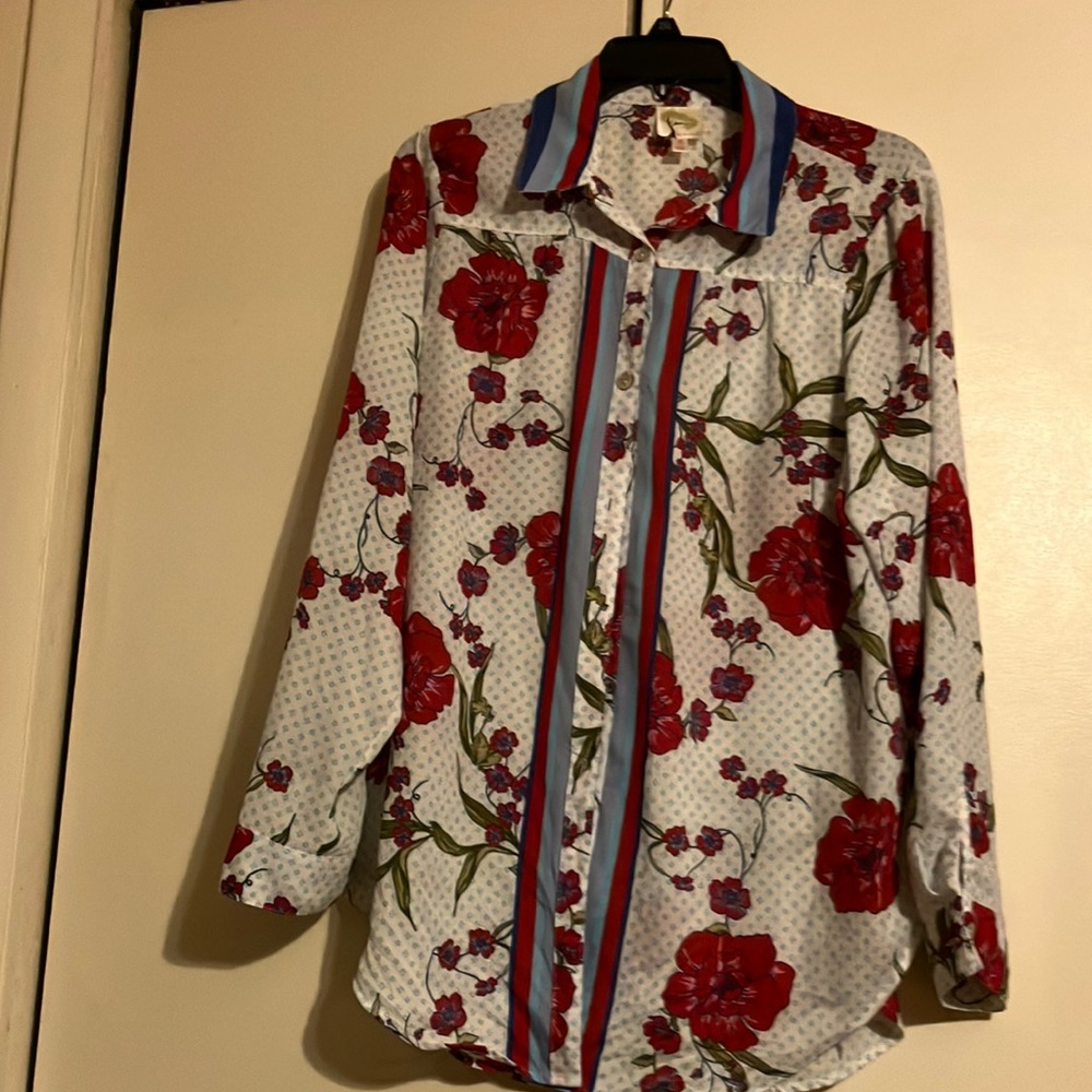 Tab sleeve button up blouse by Fig and Flower